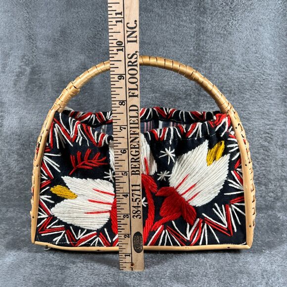 Madeira Embroidered Rattan Bag floral design red white vtg retro - Picture 5 of 10